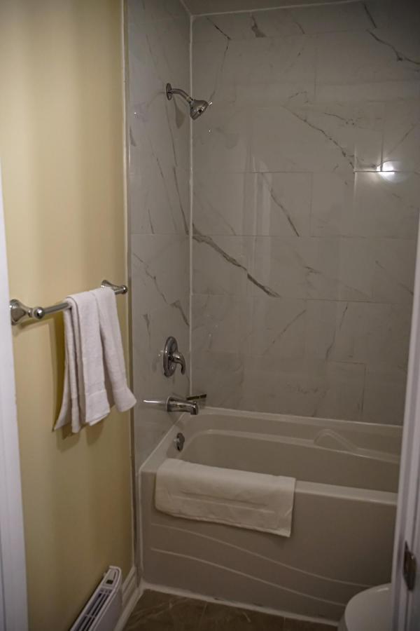 הנטסוויל Skyland Motel Inn & Suites מראה חיצוני תמונה